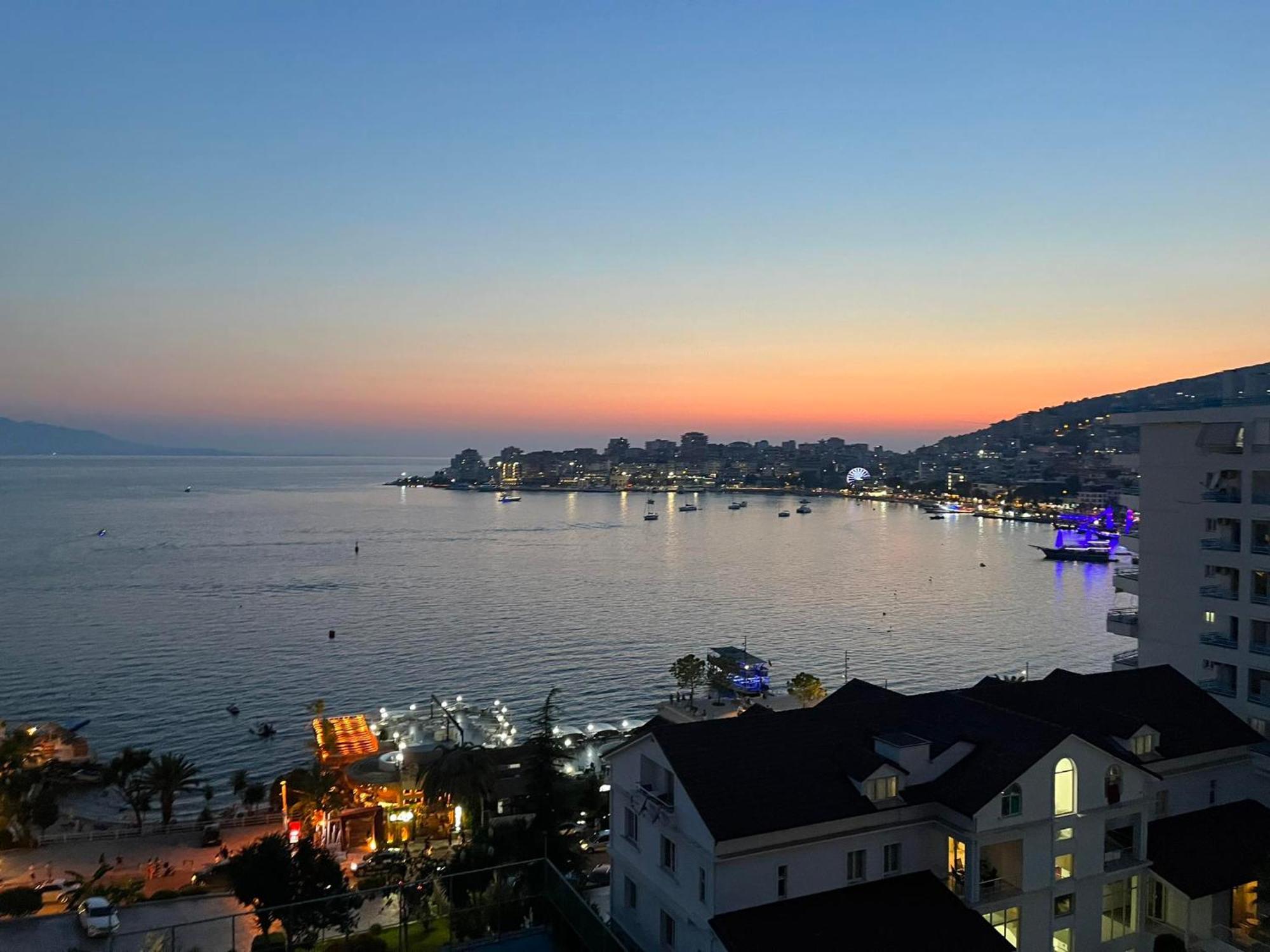 Lovely Seaview - 70m From - Free Parking Garage Apartmán *