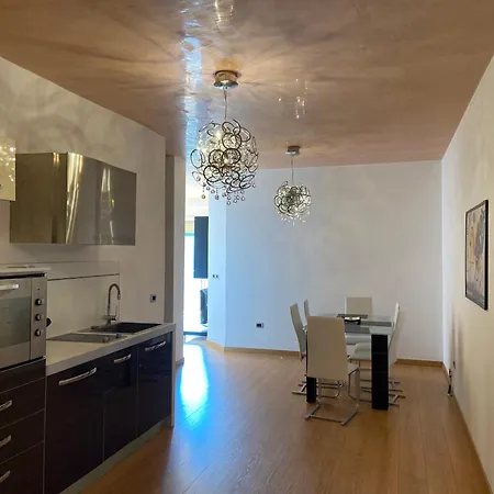 Lovely Seaview Apartment Saranda - 70M From Beach - Free Parking Garage Exterior photo