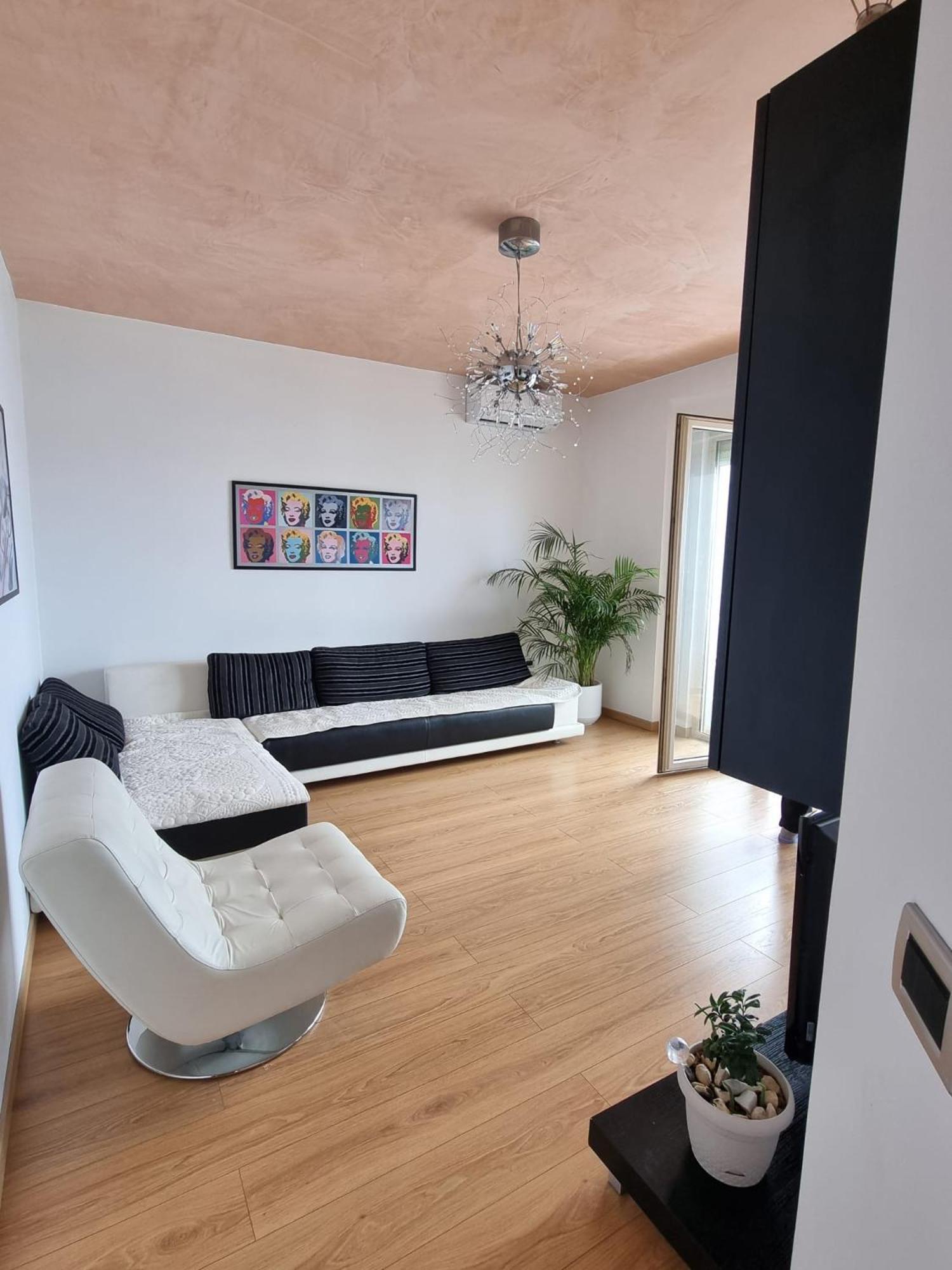 Lovely Seaview - 70m From - Free Parking Garage * Саранда